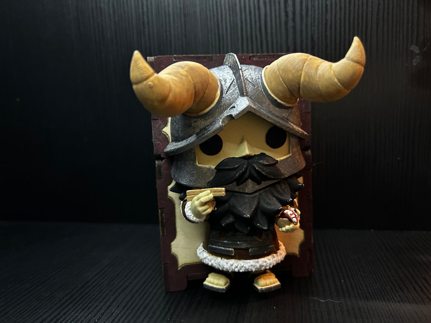 Dungeon Meshi Senshi Deck Box